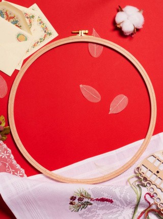 Пяльцы деревянные с винтом, диаметр 31 см, h=8