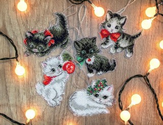 Набор для вышивания «Christmas Kittens Toys»