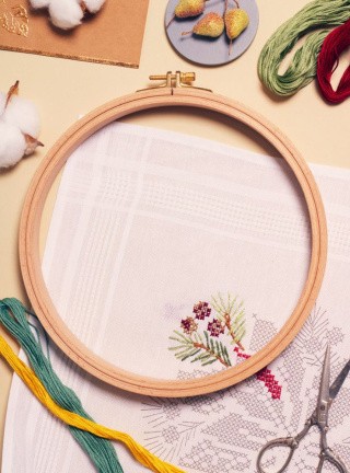 Пяльцы деревянные с винтом, диаметр 22 см, h=24 Пяльцы деревянные с винтом, диаметр 22 см, h=24