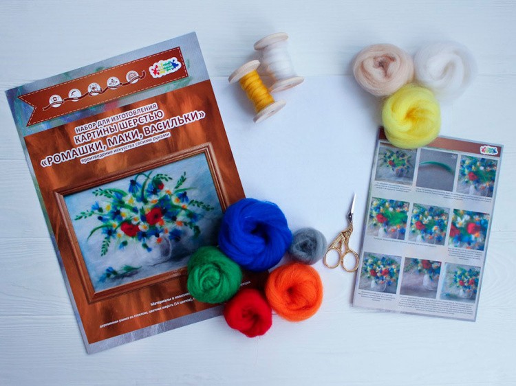 Картина шерстью «Ромашки, маки, васильки» — картинка 3