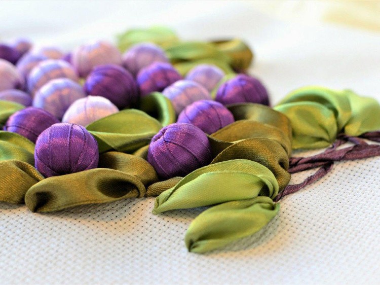 Вышивка лентами «Виноградная лоза» — картинка 5