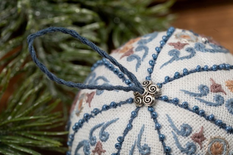 Набор для вышивания «Новогодняя игрушка. Морозные узоры» — картинка 4