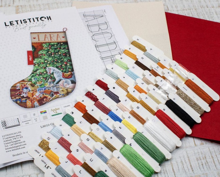 Набор для вышивания «Cozy Christmas Stocking» — картинка 2