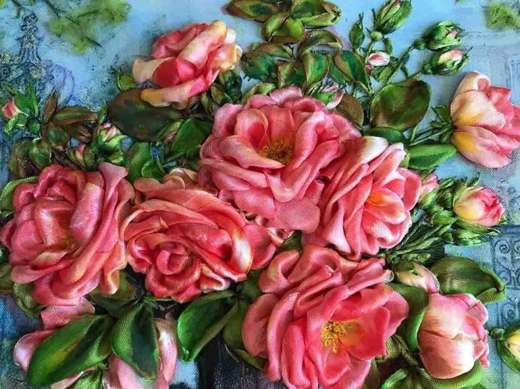 Вышивка лентами «Царица сада» — картинка 2