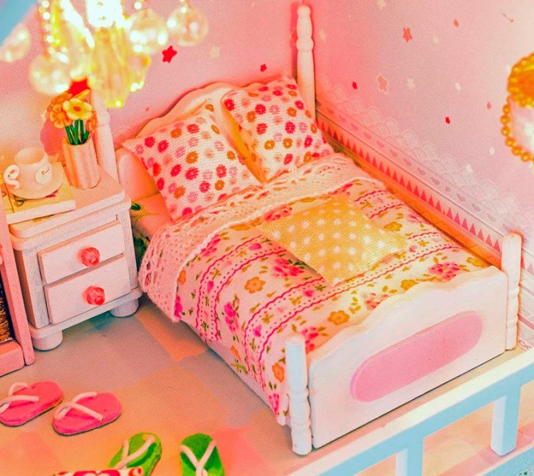 Набор для создания миниатюры (румбокс) «Коттедж с бассейном» — картинка 4