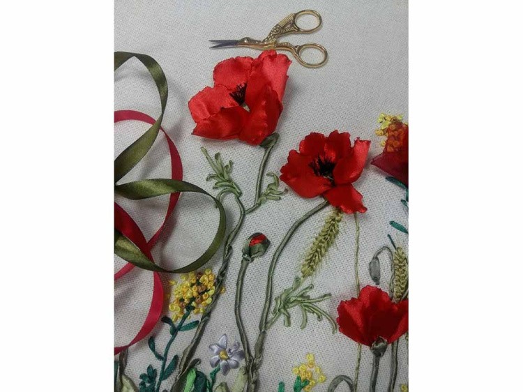 Вышивка лентами «Полевые маки» — картинка 3