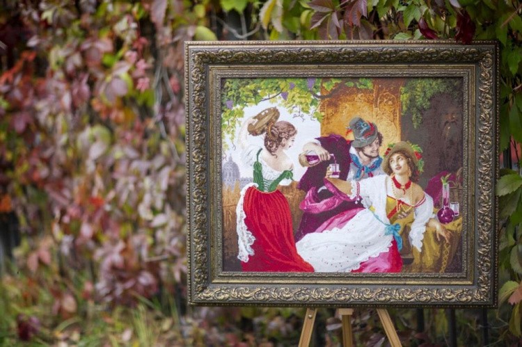 Набор для вышивания «Октябрьский праздник в Риме» — картинка 2