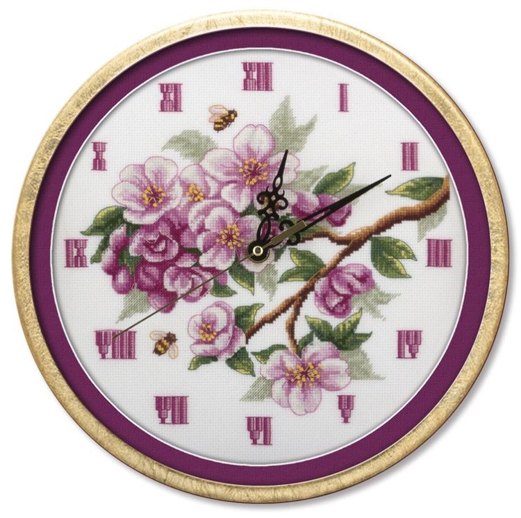 Набор для вышивания «Часы. Цветут сады»