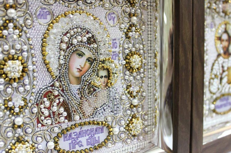 Вышивка Образа в каменьях «Казанская Божия Матерь» — картинка 4
