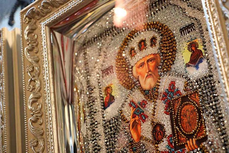 Вышивка Образа в каменьях «Николай Чудотворец» — картинка 3