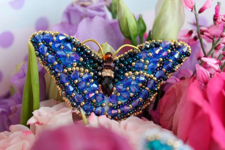 Вышивка Образа в каменьях «Сапфир» (брошь) с кристаллами Сваровски — картинка 2