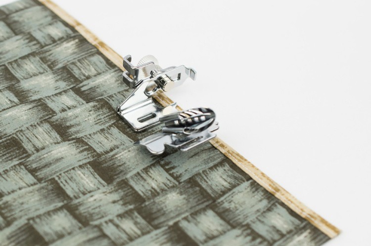 Лапка для швейных машин, для окантовывания края, косой бейкой, с адаптером, AURORA — картинка 4