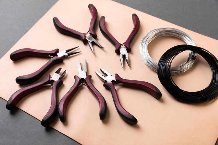 Тонкогубцы изогнутые 4,5 см, Micron — картинка 4