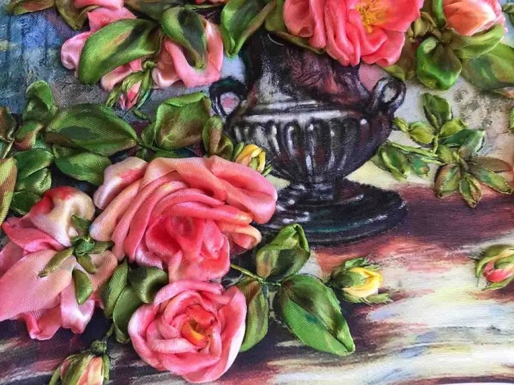 Вышивка лентами «Царица сада» — картинка 4