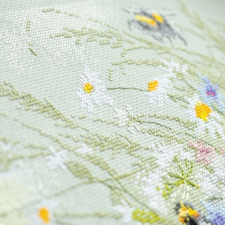 Набор для вышивания «Ромашки и клевер» — картинка 10