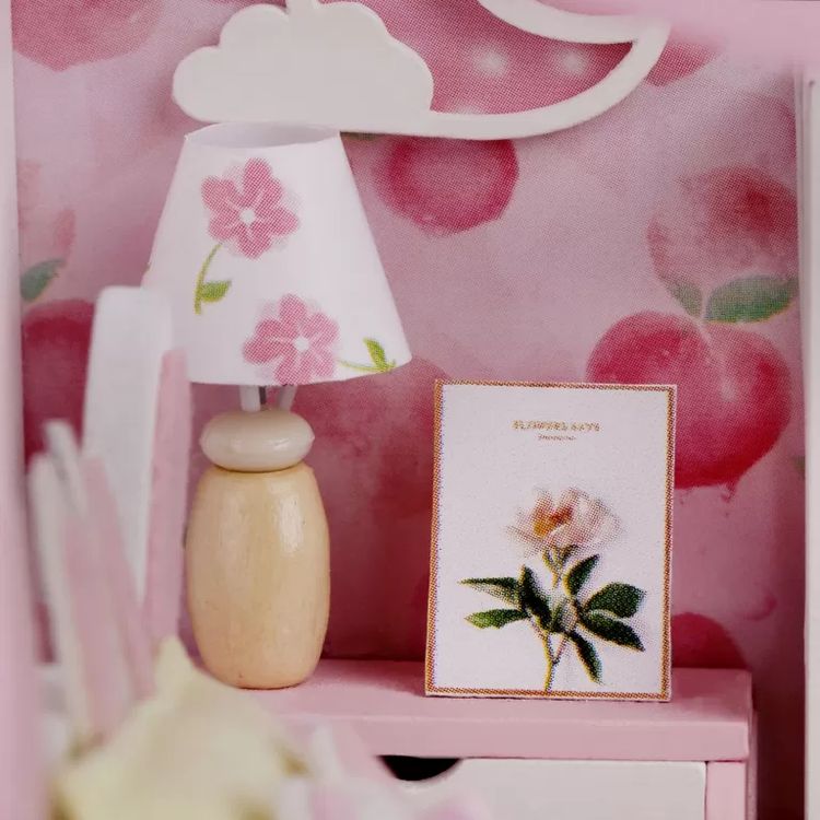 Миниатюрная сборная модель (румбокс) «Первая любовь» — картинка 10