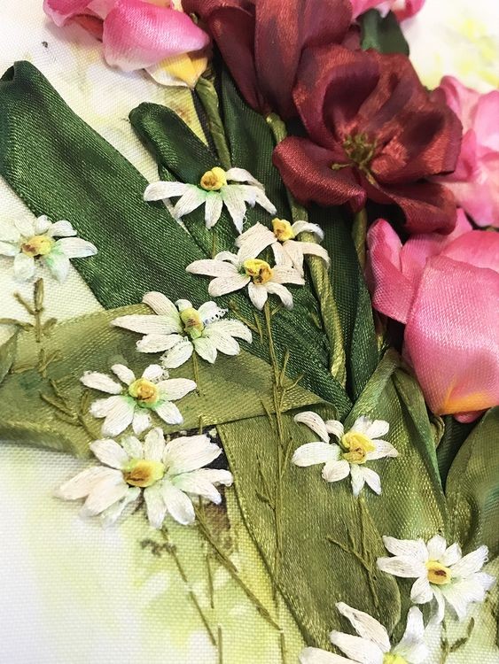 Вышивка лентами «Тюльпан и ромашки» — картинка 2