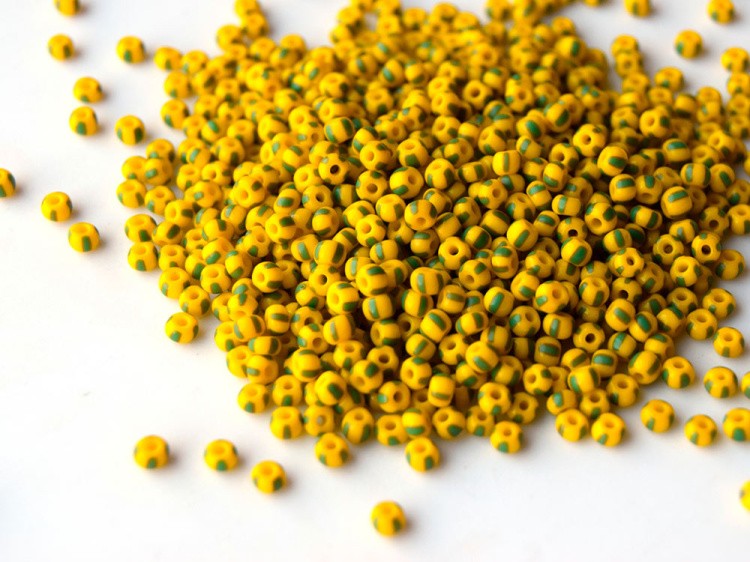 Бисер Preciosa Чехия 311-19001, 08/0, 50 г, цвет: 83520 полосатый — картинка 2