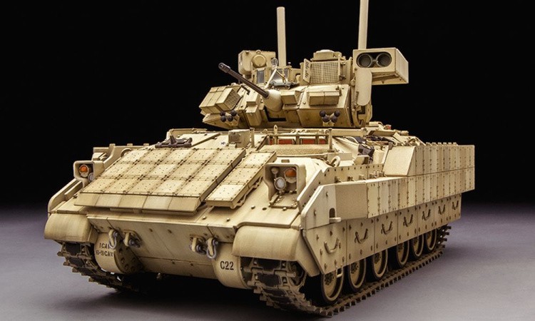 Сборная модель «Танк M3 Bradley»