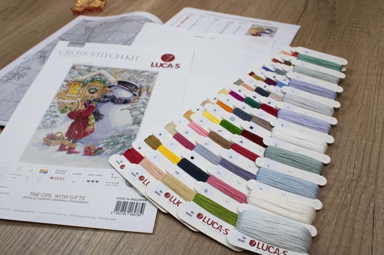 Набор для вышивания «Девочка с подарками» — картинка 5