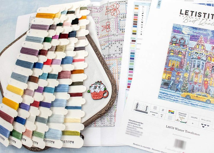 Набор для вышивания «Winter Townhouse (Зимний таунхаус)» — картинка 9