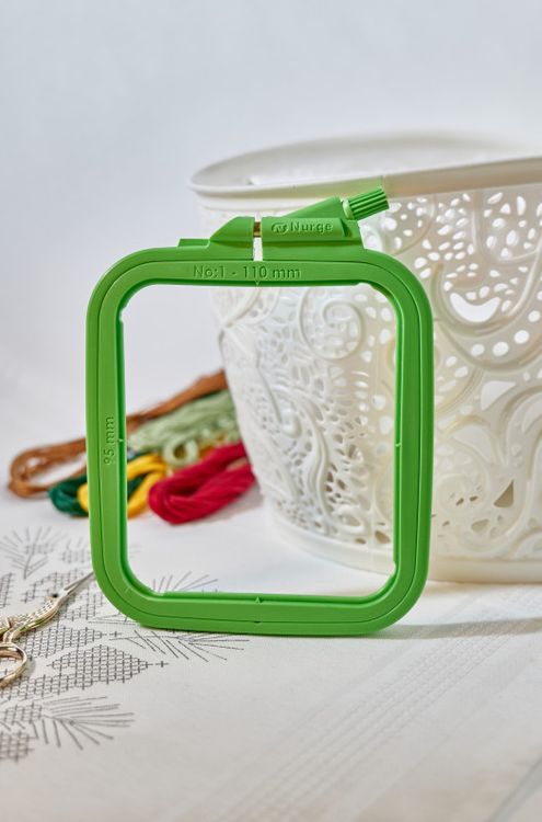 Пяльцы пластиковые квадратные с винтом №1, 9,5х11 см, Nurge — картинка 2