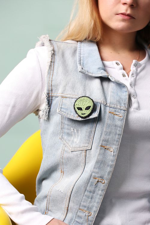 Набор вышивки бисером «Брошь. Инопланетянин» — картинка 3
