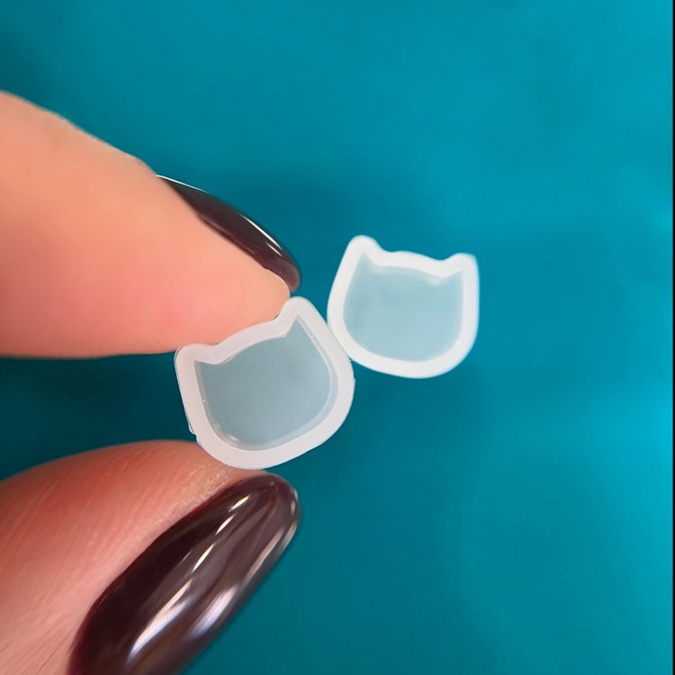 Силиконовый молд для сережек-гвоздиков «кот», 2 шт. — картинка 2