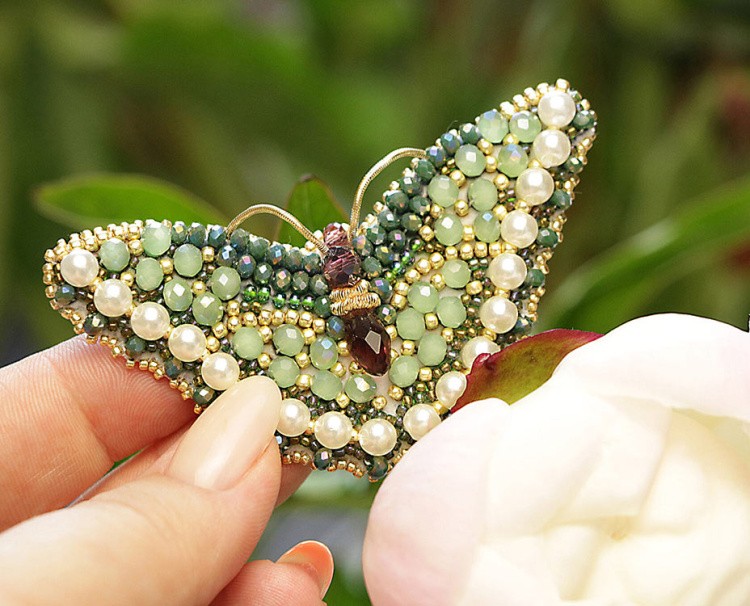 Набор для вышивания «Брошь. Бабочка Нефрит» — картинка 2