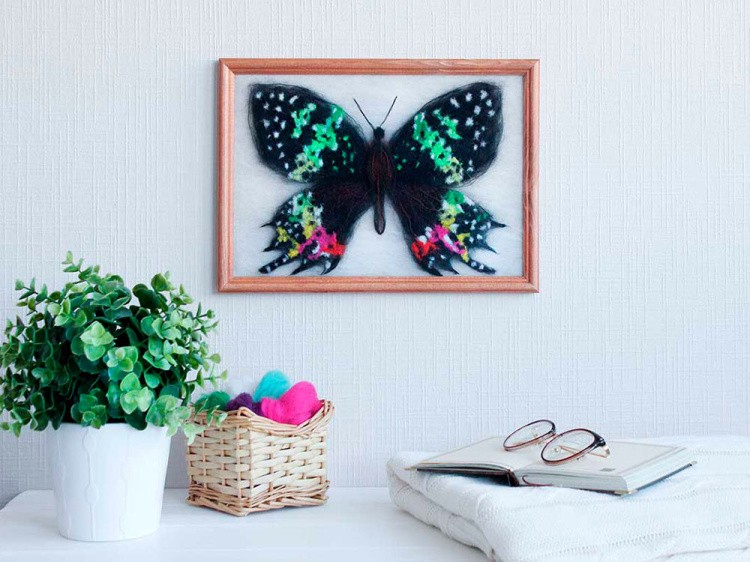 Картина шерстью «Бабочка Урания Мадагаскарская» — картинка 4