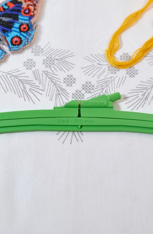 Пяльцы пластиковые квадратные с винтом №4, 25х28 см, Nurge — картинка 3