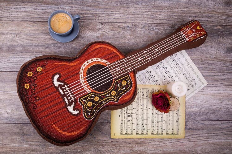 Набор для вышивания «Подушка. Гитара» — картинка 2