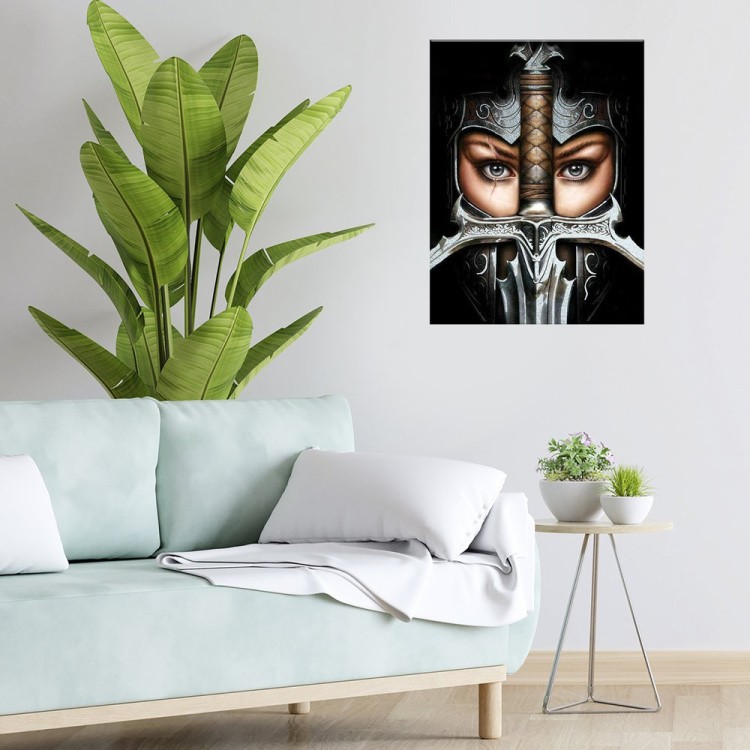 Картина по номерам с поталью платина на черном холсте «Воительница фэнтези» — картинка 6