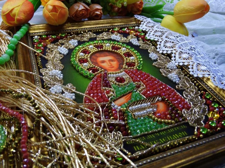 Набор вышивки хрустальными камнями «Святой Пантелеймон» — картинка 9