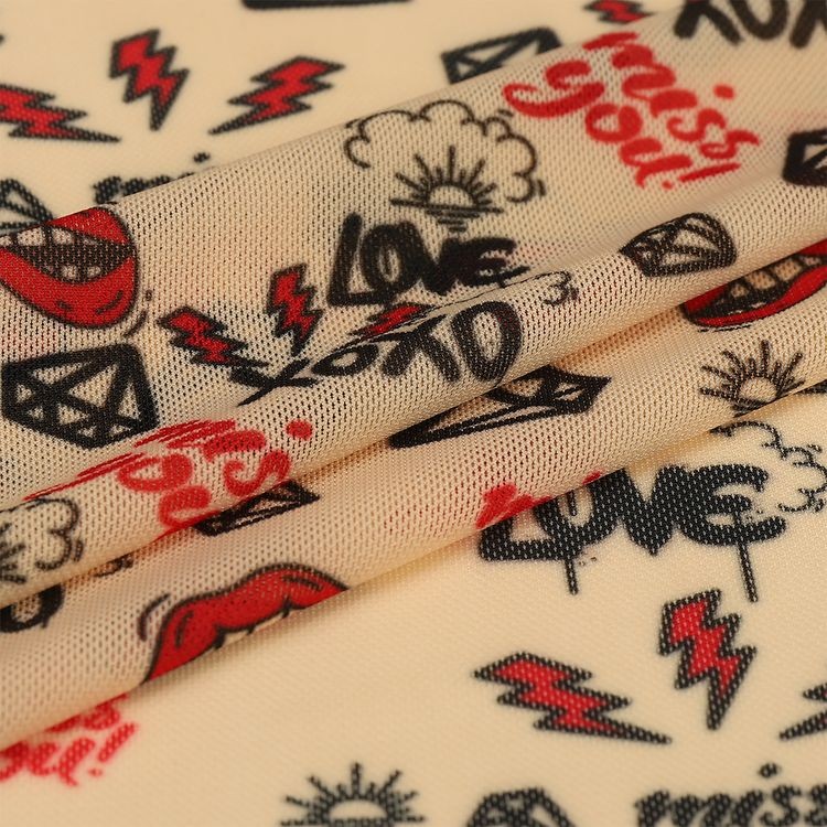 Сетка стрейч с принтом тату «Губы», 3 м x 150 см, 90 г/м², цвет: светло-бежевый, принт, TBY — картинка 2