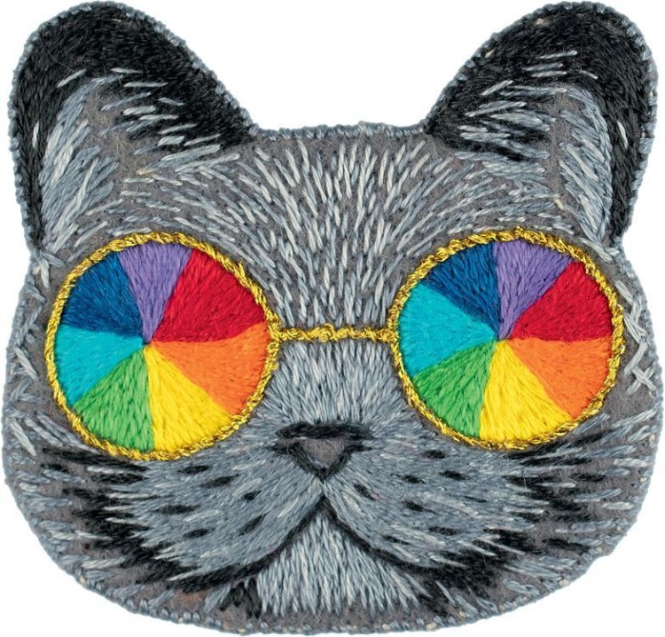 Набор для вышивания «Брошь. Кот в радужных очках»