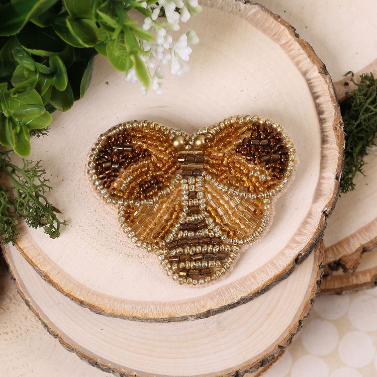 Набор для вышивания «Брошь. Медовая пчелка» — картинка 2