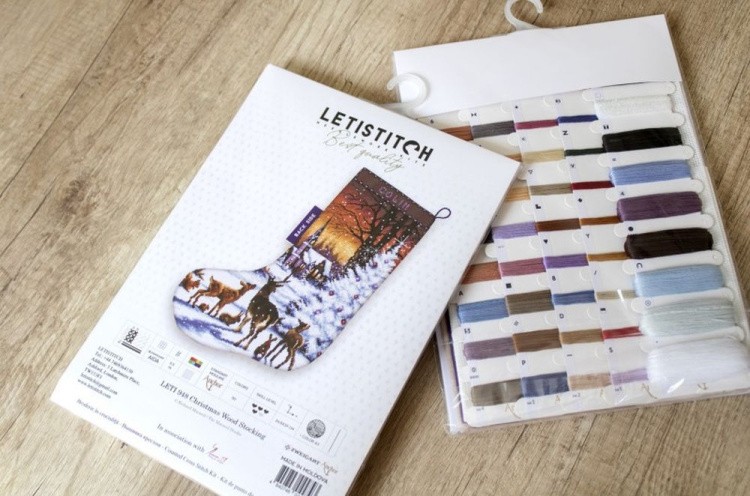 Набор для вышивания «Christmas Wood Stocking» — картинка 2