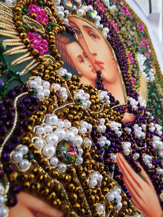 Набор для вышивания хрустальными камнями Богородица «Феодоровская» (акриловый жемчуг) — картинка 3