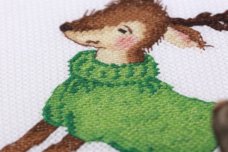 Набор для вышивания «Олененок в свитере» — картинка 3