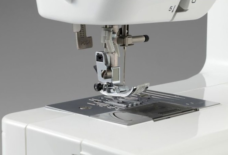 Швейная машина бытовая Brother Strong & Tough — картинка 7