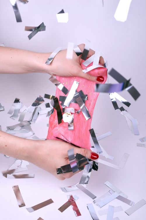 Слайм «Стекло» Флоат красный с Дедом Морозом и звездами, 200 г — картинка 5