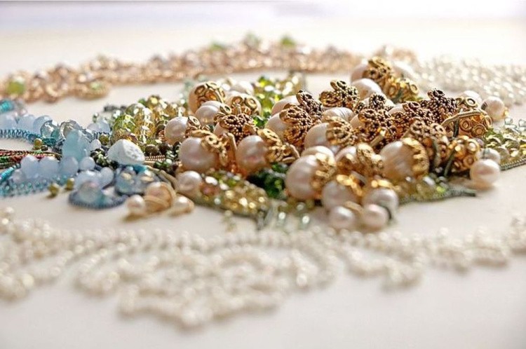 Набор для вышивания хрустальными бусинами «Цветочное кружево. Ландыши» — картинка 3