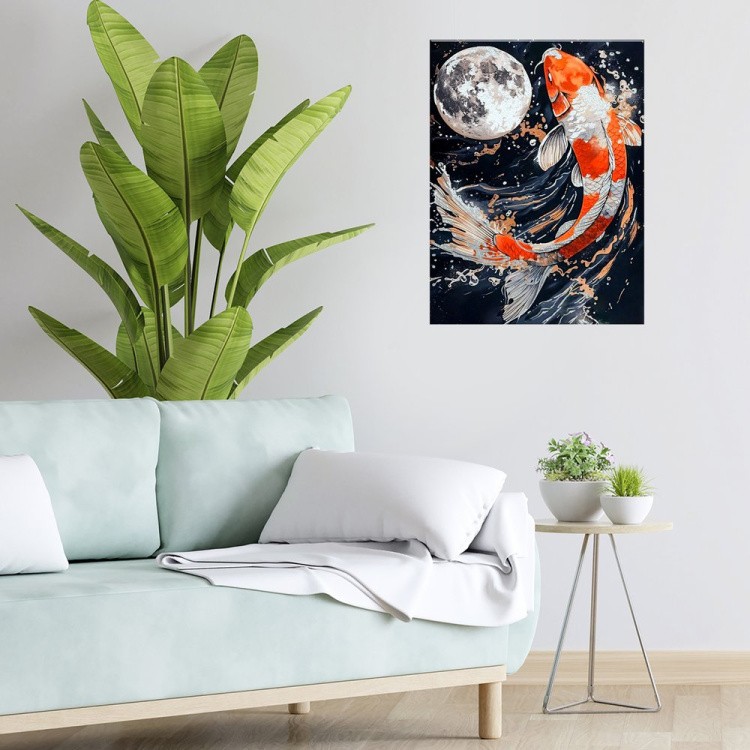 Картина по номерам с поталью платина на черном холсте «Танец карпа кои с луной» — картинка 6