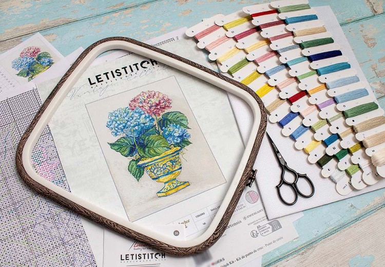 Набор для вышивания «Hydrangea Blooms (Цветы гортензии)» — картинка 3