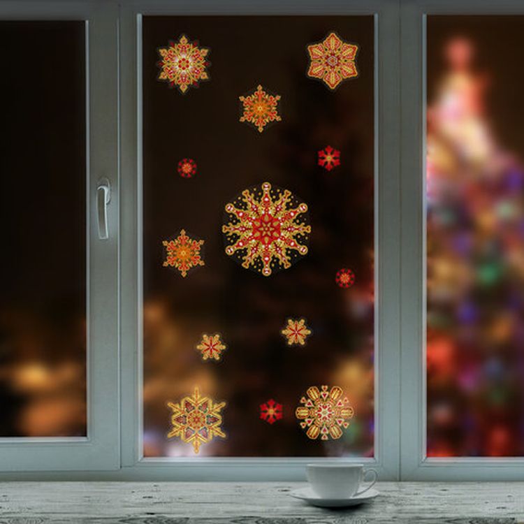 Украшение для окон и стекла «Красно-золотые снежинки 1»