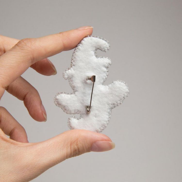 Набор для вышивания «Брошь. Привидение» — картинка 2