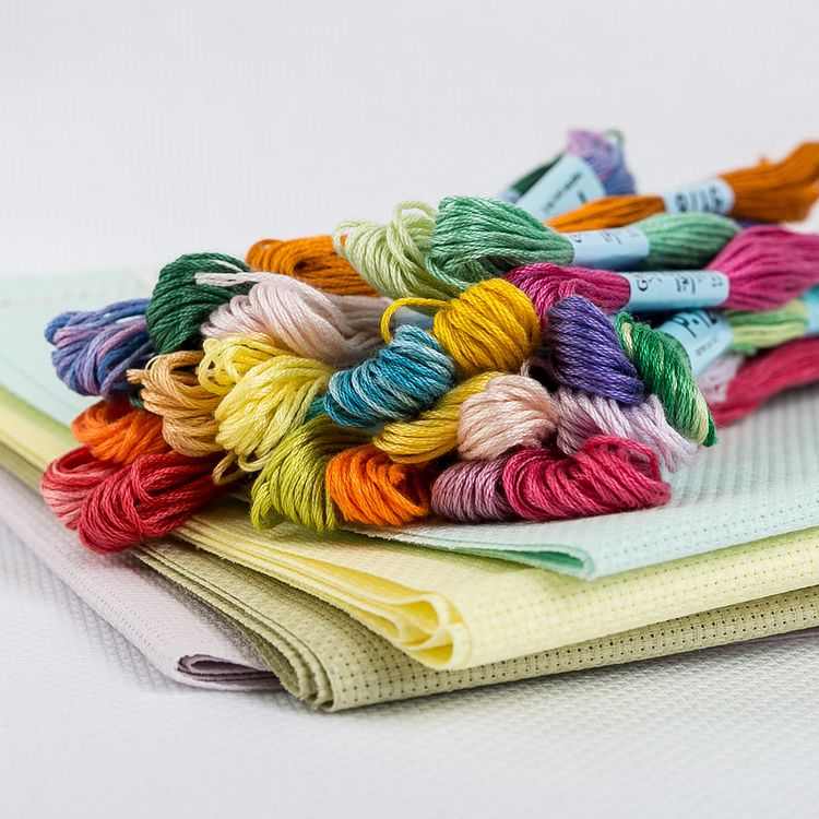 Нитки для вышивания Gamma мулине, 24 шт. по 8 м, цвет: 0301 светло-голубой — картинка 5