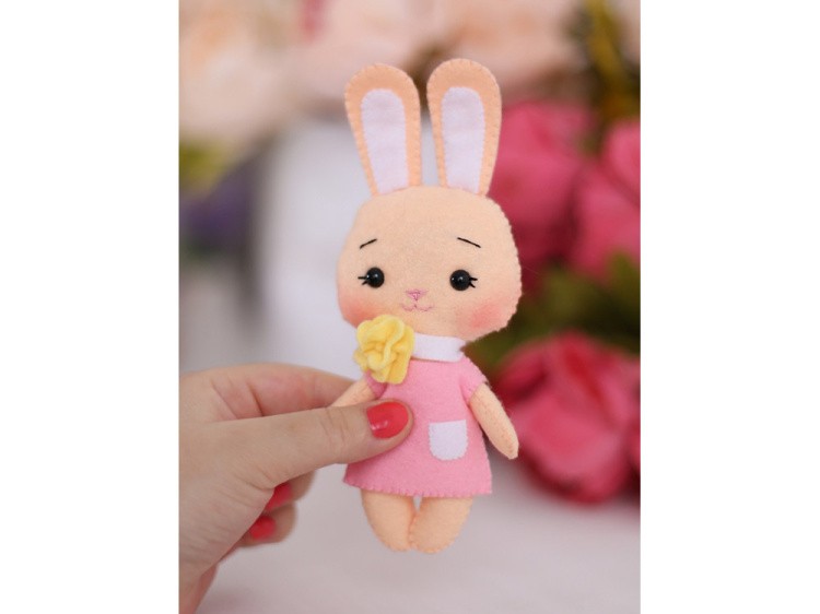 Набор для шитья игрушки «Зайка Фанни» — картинка 2