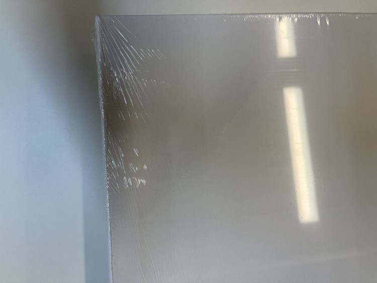 УЦЕНКА. Холст грунтованный на подрамнике хлопок, 50x65 см (плохая натяжка холста, немного грязный вверху и внизу) — картинка 3